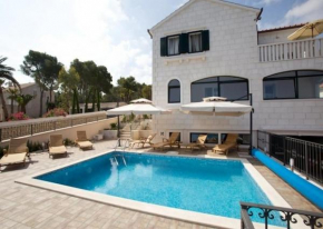  Apartments Grlica  Сутиван